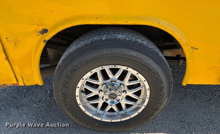 image for item EU2080 2016 Ford F350 Super Duty  utility bed pickup truck