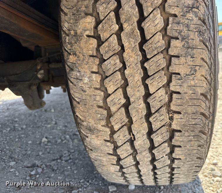 image for item EU2080 2016 Ford F350 Super Duty  utility bed pickup truck