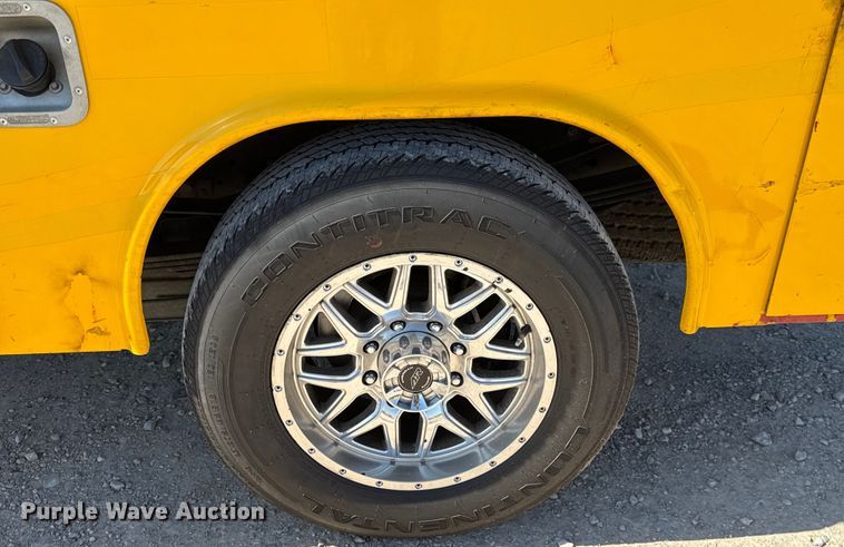 image for item EU2080 2016 Ford F350 Super Duty  utility bed pickup truck