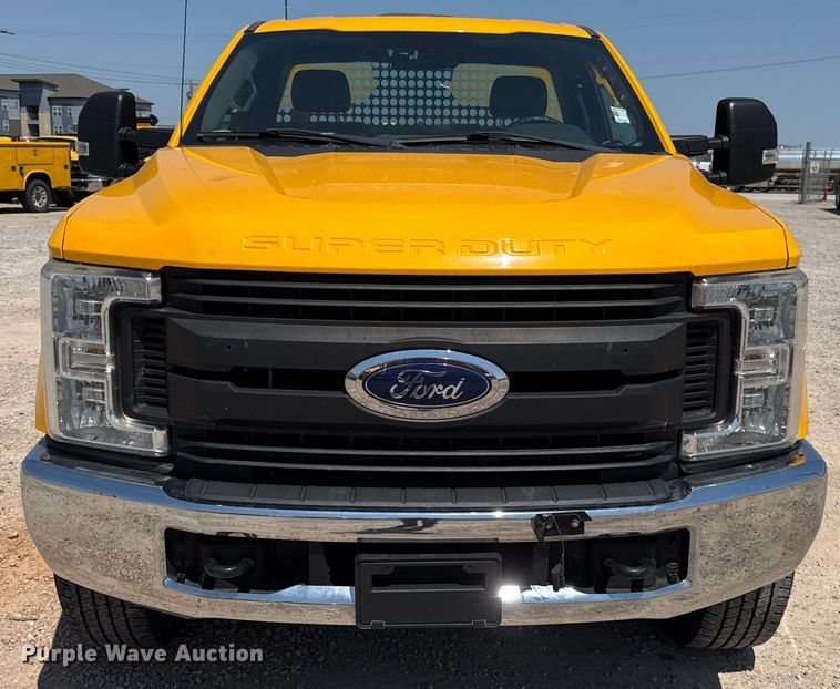 image for item EU2081 2017 Ford F350 Super Duty  utility bed pickup truck