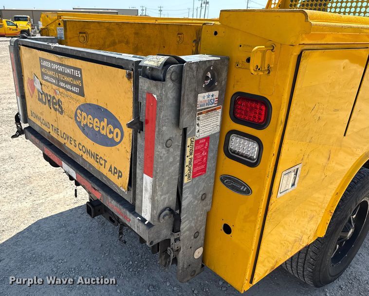 image for item EU2081 2017 Ford F350 Super Duty  utility bed pickup truck