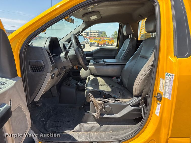 image for item EU2081 2017 Ford F350 Super Duty  utility bed pickup truck