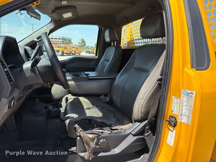 image for item EU2081 2017 Ford F350 Super Duty  utility bed pickup truck