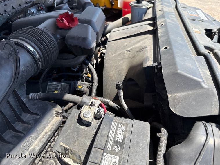 image for item EU2081 2017 Ford F350 Super Duty  utility bed pickup truck