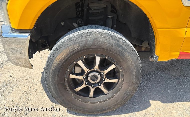 image for item EU2081 2017 Ford F350 Super Duty  utility bed pickup truck