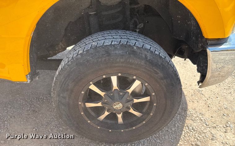 image for item EU2081 2017 Ford F350 Super Duty  utility bed pickup truck