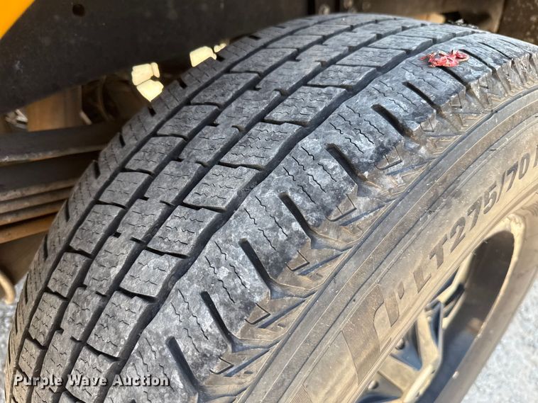 image for item EU2081 2017 Ford F350 Super Duty  utility bed pickup truck