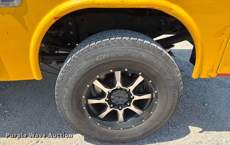 image for item EU2081 2017 Ford F350 Super Duty  utility bed pickup truck