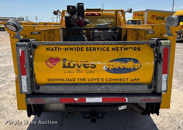 image for item EU2083 2018 Chevrolet Silverado 3500HD utility bed pickup truck