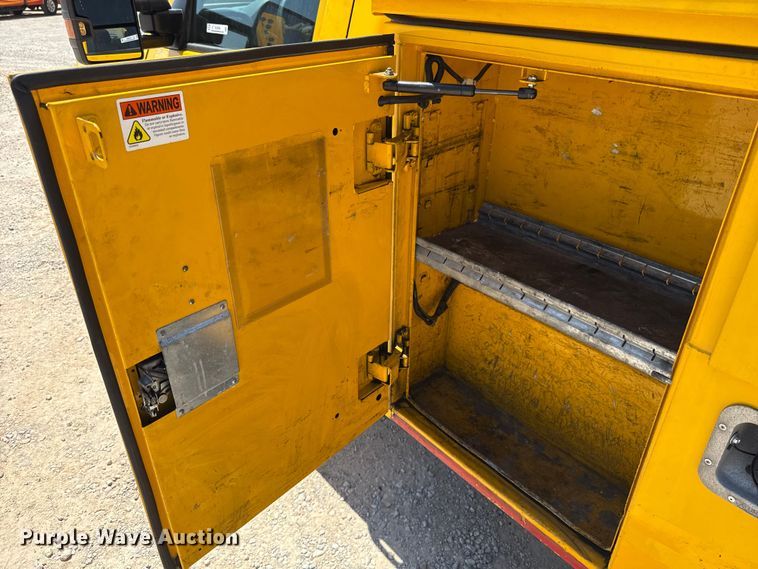 image for item EU2083 2018 Chevrolet Silverado 3500HD utility bed pickup truck