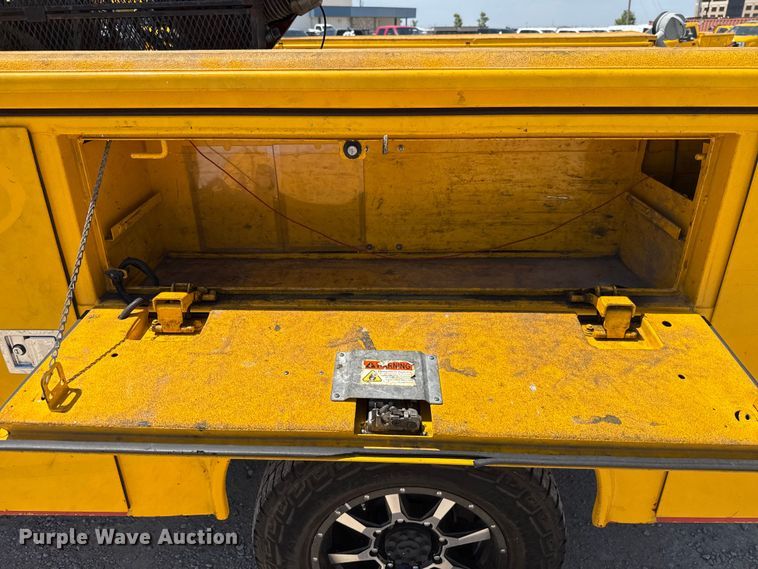 image for item EU2083 2018 Chevrolet Silverado 3500HD utility bed pickup truck