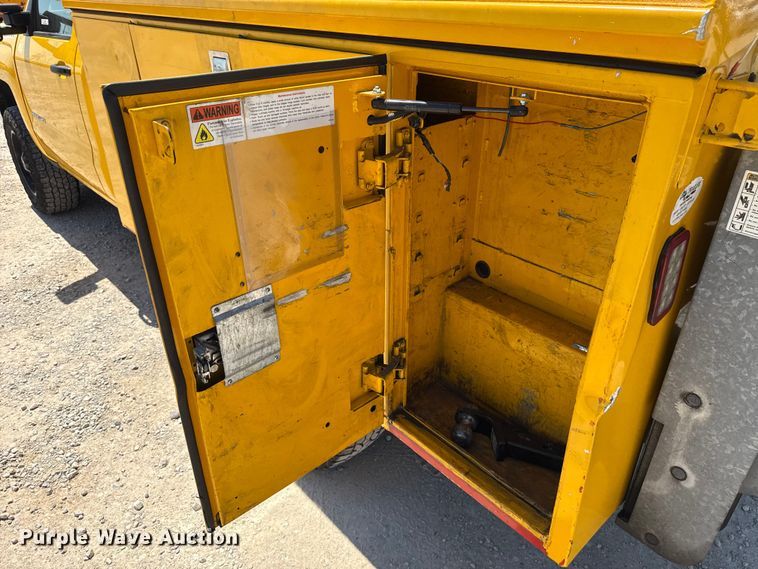 image for item EU2083 2018 Chevrolet Silverado 3500HD utility bed pickup truck