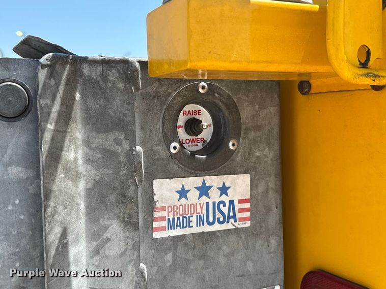 image for item EU2083 2018 Chevrolet Silverado 3500HD utility bed pickup truck