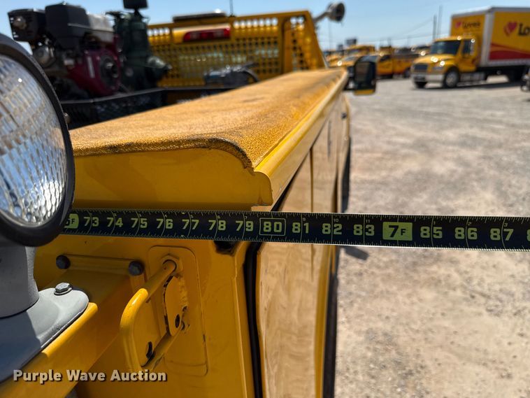 image for item EU2083 2018 Chevrolet Silverado 3500HD utility bed pickup truck