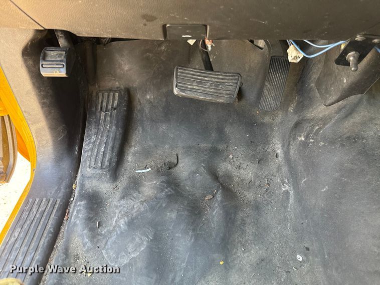 image for item EU2083 2018 Chevrolet Silverado 3500HD utility bed pickup truck