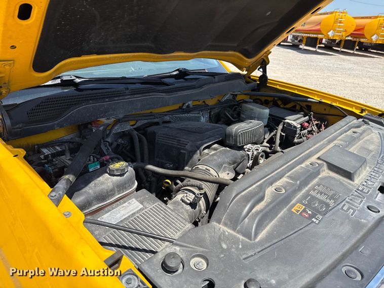 image for item EU2083 2018 Chevrolet Silverado 3500HD utility bed pickup truck