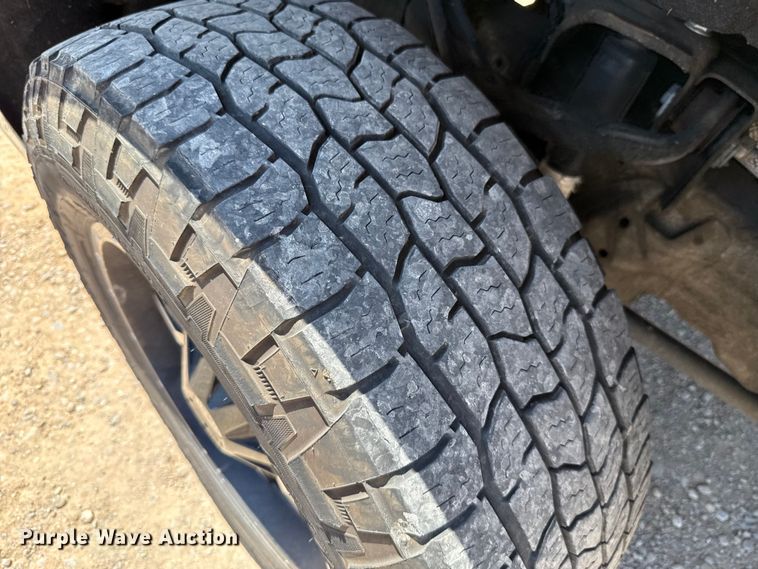 image for item EU2083 2018 Chevrolet Silverado 3500HD utility bed pickup truck