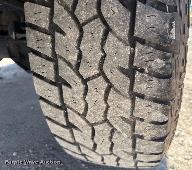 image for item EU2083 2018 Chevrolet Silverado 3500HD utility bed pickup truck