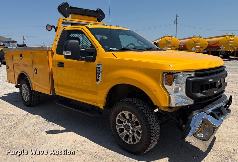 image for item EU2084 2020 Ford F350 Super Duty  utility bed pickup truck