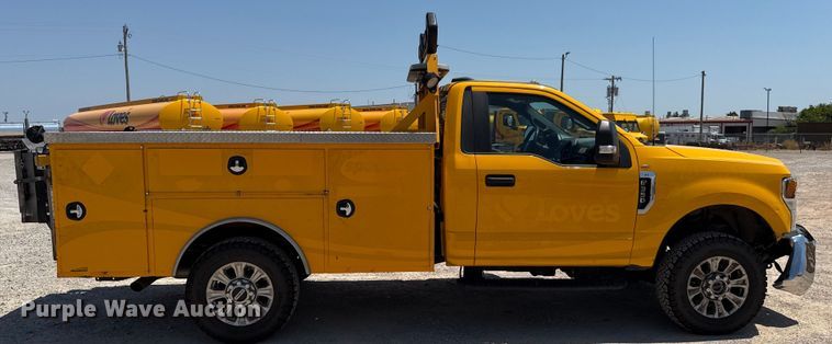 image for item EU2084 2020 Ford F350 Super Duty  utility bed pickup truck