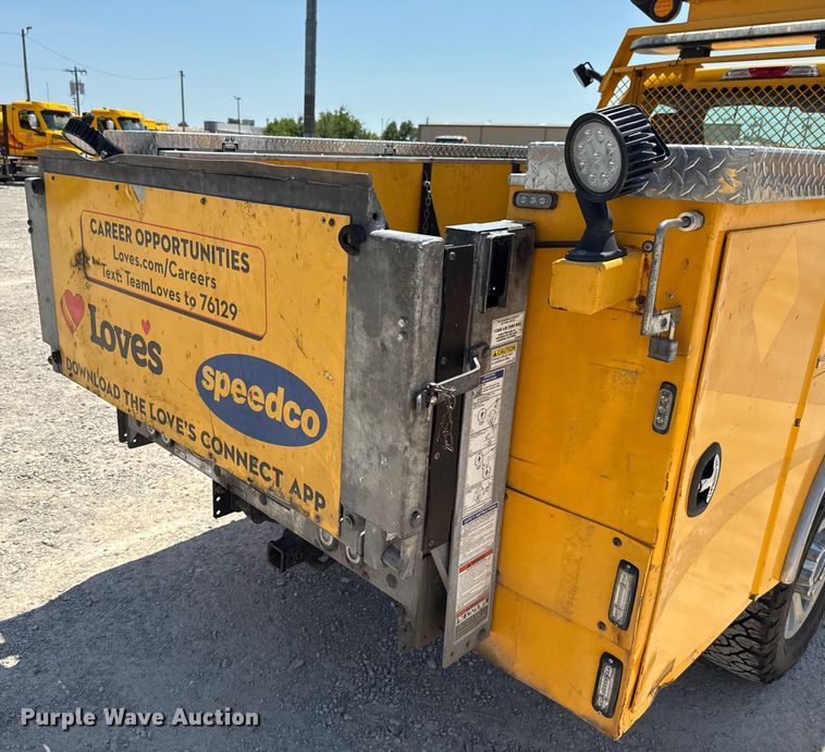 image for item EU2084 2020 Ford F350 Super Duty  utility bed pickup truck