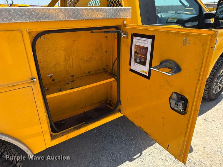 image for item EU2084 2020 Ford F350 Super Duty  utility bed pickup truck