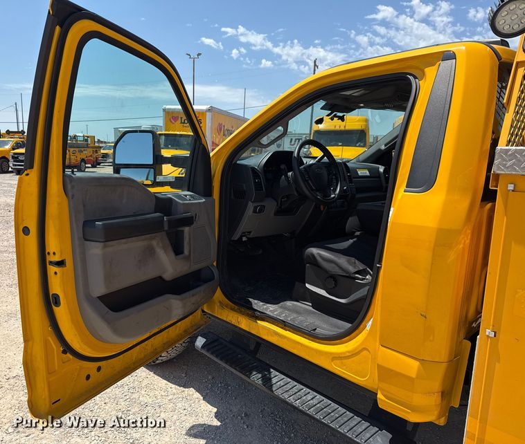 image for item EU2084 2020 Ford F350 Super Duty  utility bed pickup truck