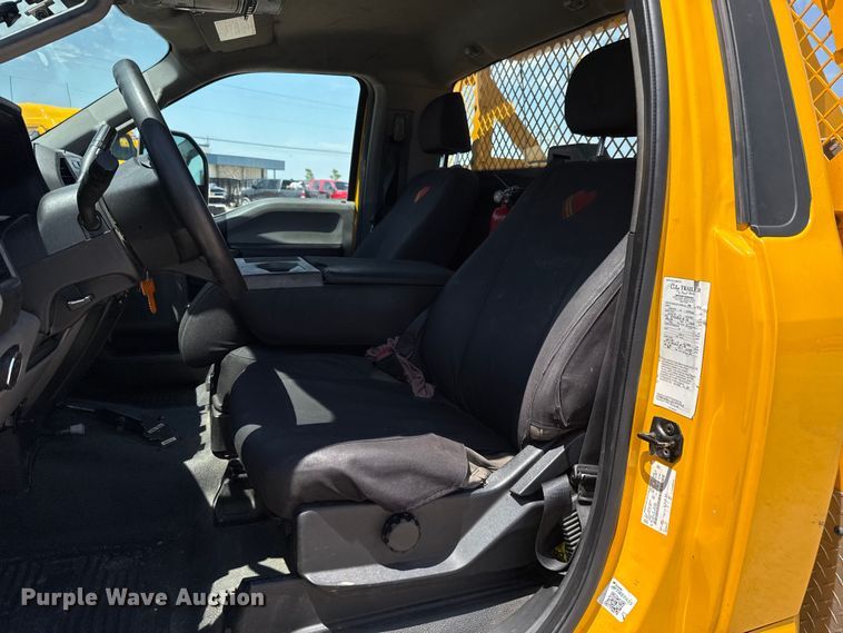 image for item EU2084 2020 Ford F350 Super Duty  utility bed pickup truck