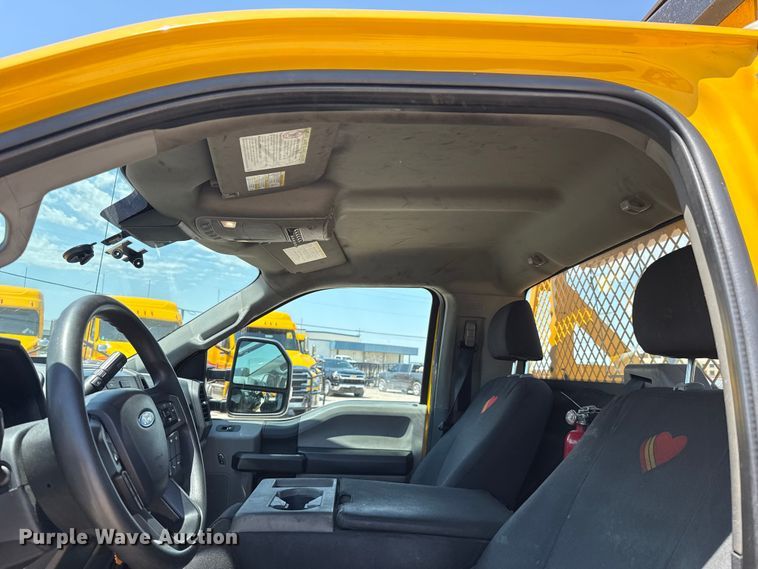 image for item EU2084 2020 Ford F350 Super Duty  utility bed pickup truck