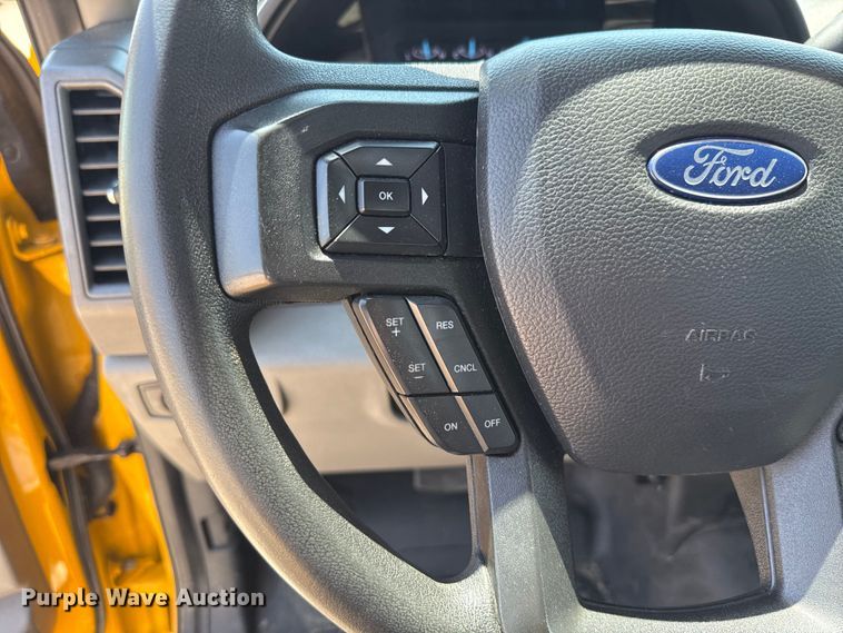 image for item EU2084 2020 Ford F350 Super Duty  utility bed pickup truck