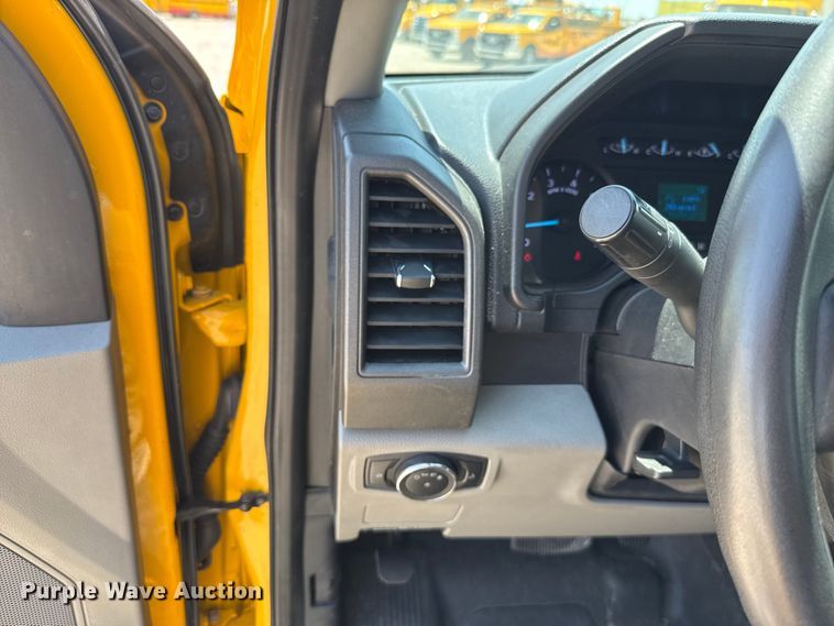 image for item EU2084 2020 Ford F350 Super Duty  utility bed pickup truck