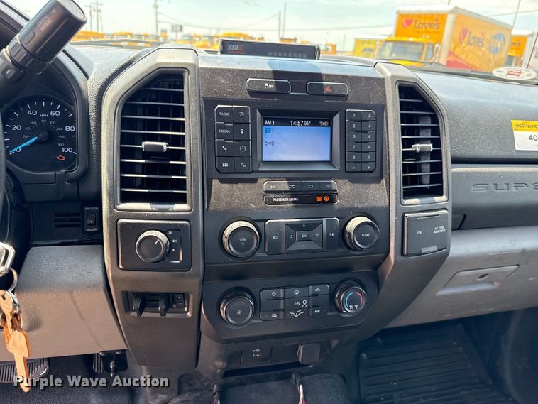 image for item EU2084 2020 Ford F350 Super Duty  utility bed pickup truck