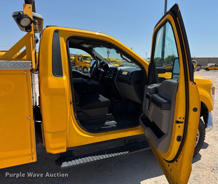 image for item EU2084 2020 Ford F350 Super Duty  utility bed pickup truck