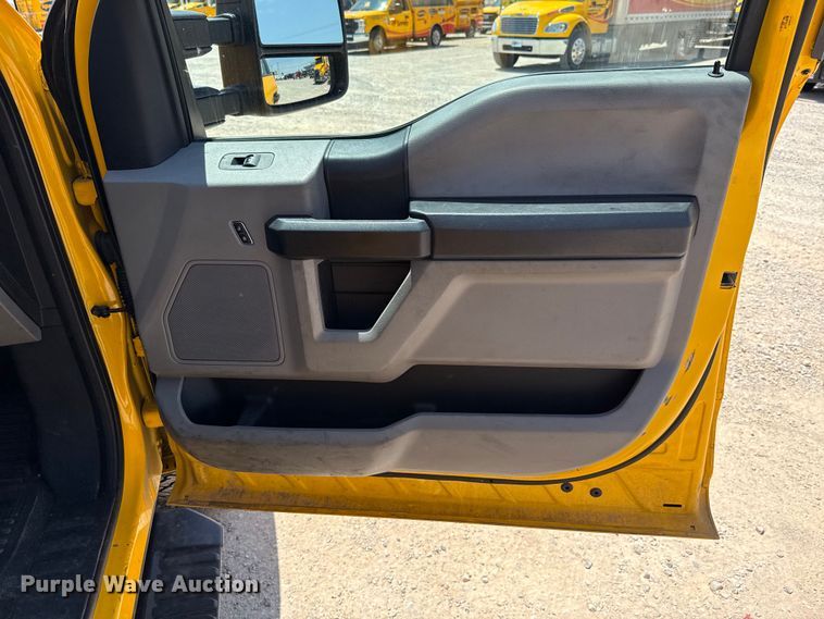 image for item EU2084 2020 Ford F350 Super Duty  utility bed pickup truck