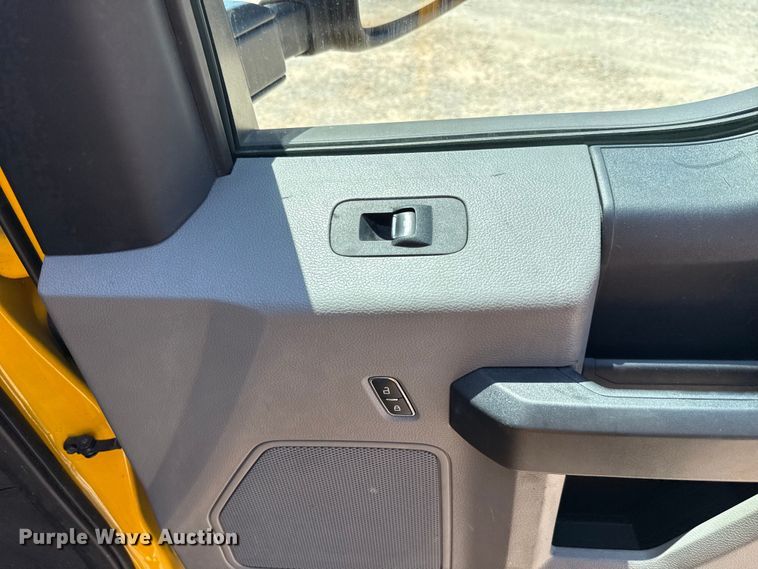 image for item EU2084 2020 Ford F350 Super Duty  utility bed pickup truck