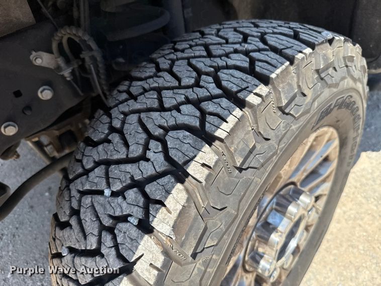 image for item EU2084 2020 Ford F350 Super Duty  utility bed pickup truck