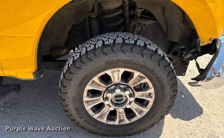 image for item EU2084 2020 Ford F350 Super Duty  utility bed pickup truck