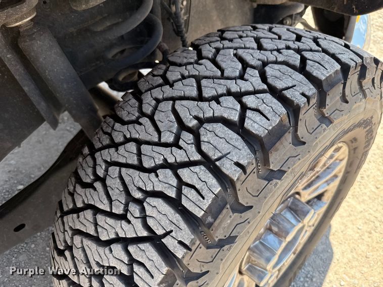 image for item EU2084 2020 Ford F350 Super Duty  utility bed pickup truck