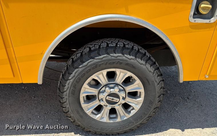 image for item EU2084 2020 Ford F350 Super Duty  utility bed pickup truck