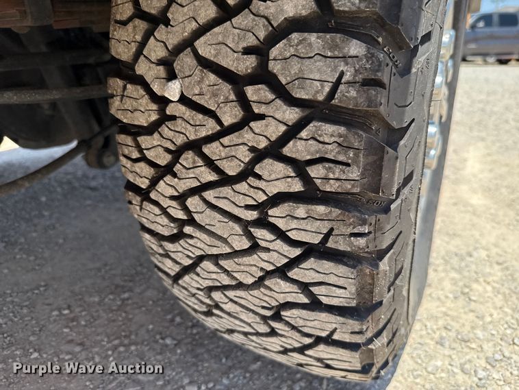 image for item EU2084 2020 Ford F350 Super Duty  utility bed pickup truck