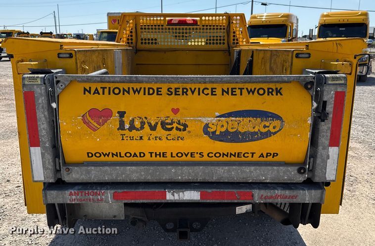 image for item EU2086 2018 Chevrolet Silverado 3500HD utility bed pickup truck