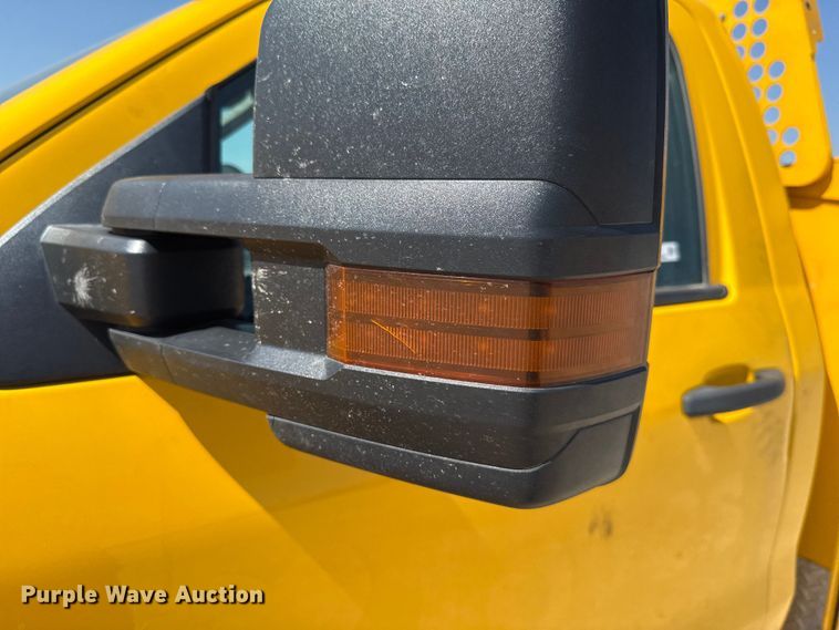 image for item EU2086 2018 Chevrolet Silverado 3500HD utility bed pickup truck