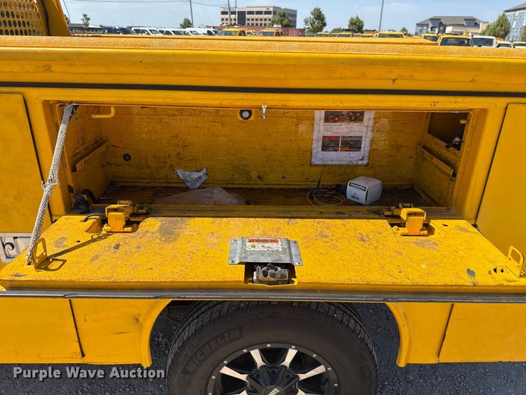 image for item EU2086 2018 Chevrolet Silverado 3500HD utility bed pickup truck