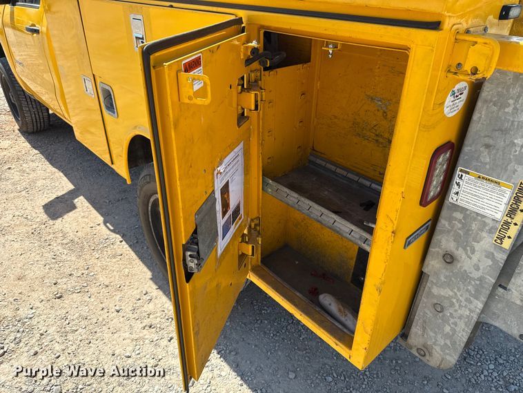 image for item EU2086 2018 Chevrolet Silverado 3500HD utility bed pickup truck