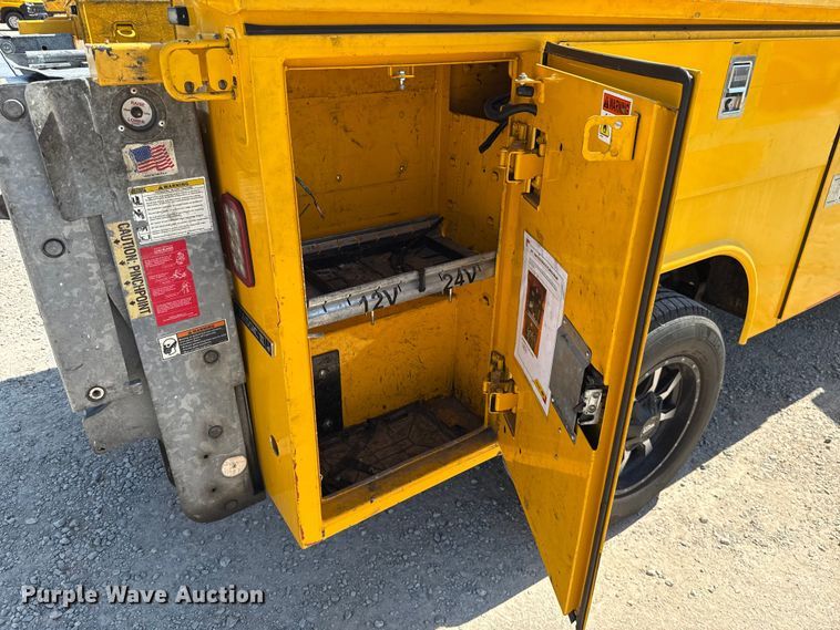 image for item EU2086 2018 Chevrolet Silverado 3500HD utility bed pickup truck