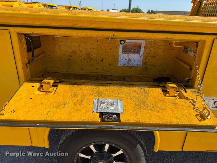 image for item EU2086 2018 Chevrolet Silverado 3500HD utility bed pickup truck