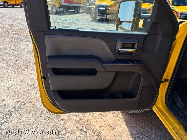 image for item EU2086 2018 Chevrolet Silverado 3500HD utility bed pickup truck