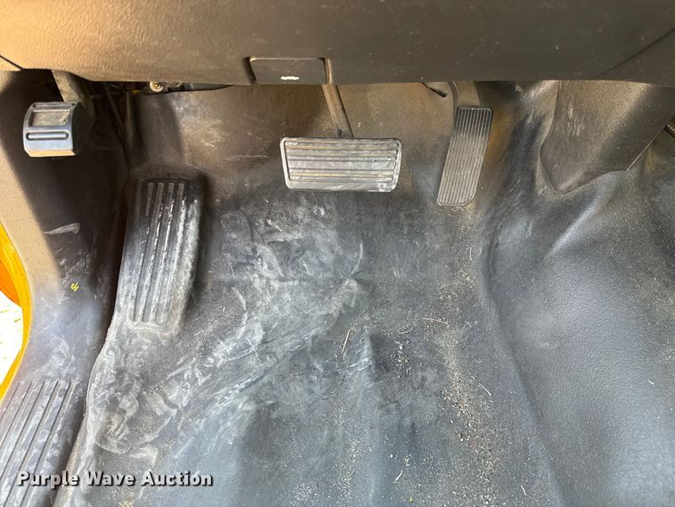 image for item EU2086 2018 Chevrolet Silverado 3500HD utility bed pickup truck