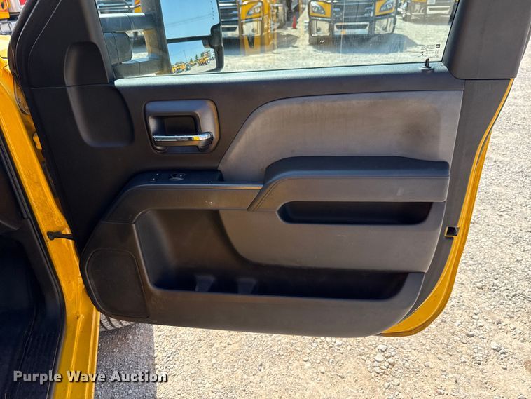 image for item EU2086 2018 Chevrolet Silverado 3500HD utility bed pickup truck