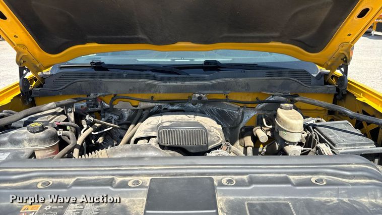 image for item EU2086 2018 Chevrolet Silverado 3500HD utility bed pickup truck